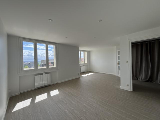 LOCATION 69300 CALUIRE ET CUIRE APPARTEMENT T4 DOUBLE SEJOUR 2 chambres 66m2 rénové à neuf
