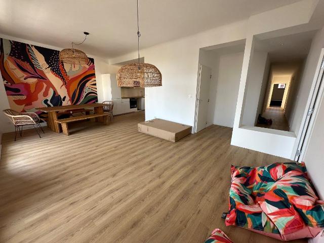 location 6 pièces meublée de 133 m² à Toulon