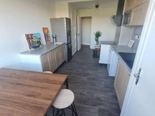 location 6 pièces meublée de 94 m² à Bron
