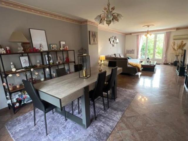 location 7 pièces meublée de 260 m² à Villiers sur Marne