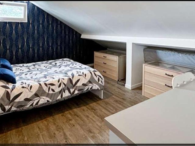 location 8 pièces meublée de 140 m² à Orsay