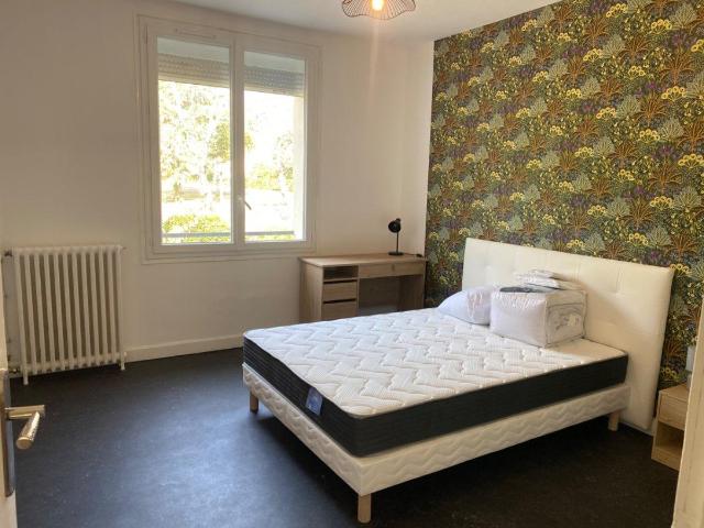 location 8 pièces meublée de 160 m² à Limoges