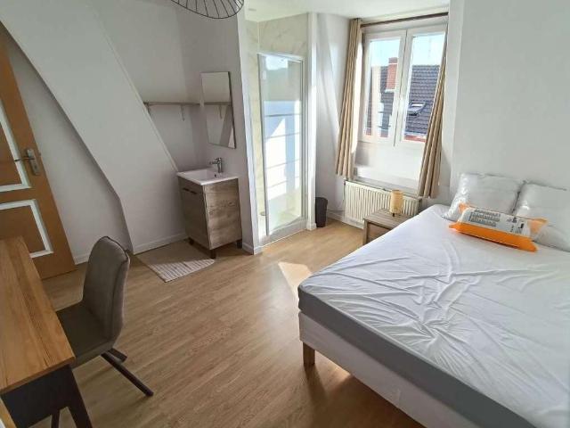 location 8 pièces meublée de 110 m² à Roubaix