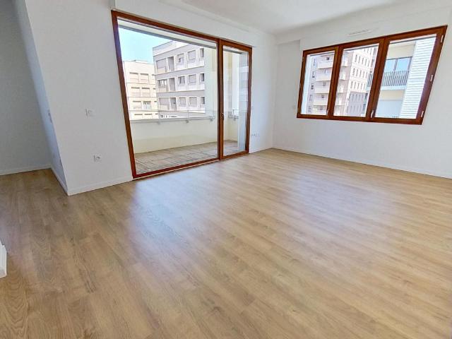 Location 8 rue du Docteur Socrate Saint Ouen sur Seine 93400 301 T4 Non meublé 1889.9 €CC Plusse