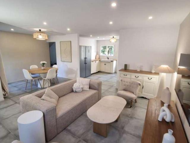 location 9 pièces meublée de 171 m² à Noisiel