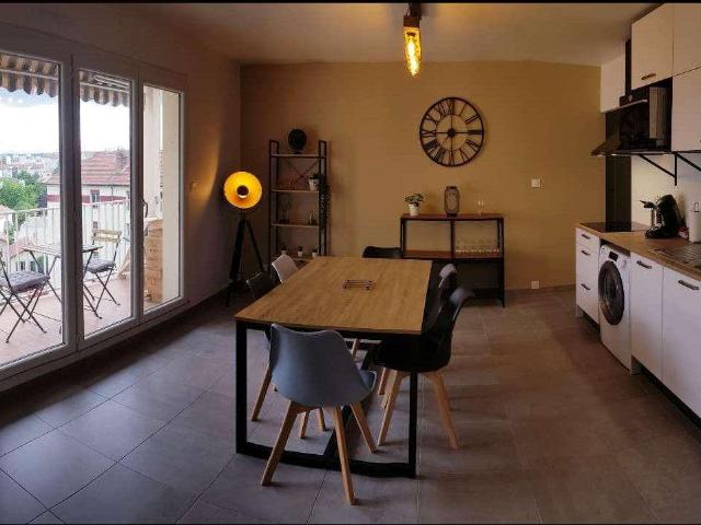 location 9 pièces meublée de 100 m² à Villeurbanne