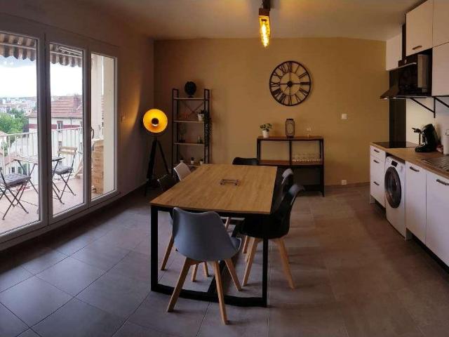 location 9 pièces meublée de 100 m² à Villeurbanne