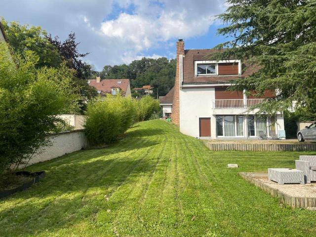 location 9 pièces meublée de 260 m² à Palaiseau