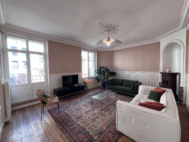 location 9 pièces meublée de 230 m² à Nancy