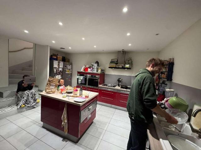 location 10 pièces meublée de 200 m² à Chambéry