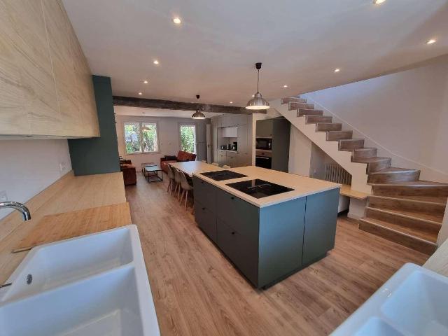 location 10 pièces meublée de 245 m² à Rezé