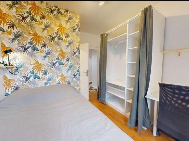 location 10 pièces meublée de 330 m² à Bron