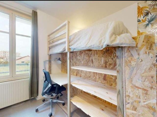 location 10 pièces meublée de 330 m² à Bron
