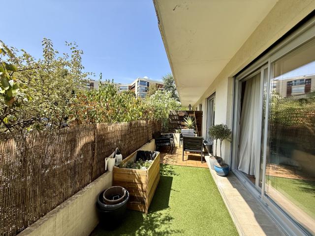 Location 2 pièces avec terrasse privative