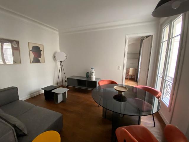 LOCATION 2 PIECES MEUBLE STANDING PARIS 17