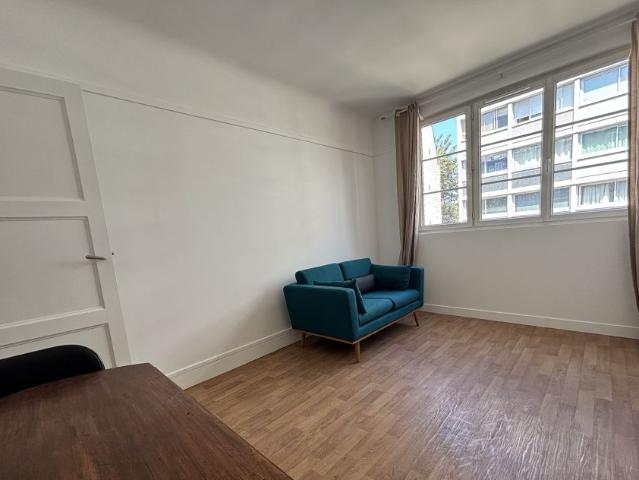 LOCATION 2 PIECES MEUBLE STANDING PARIS 5