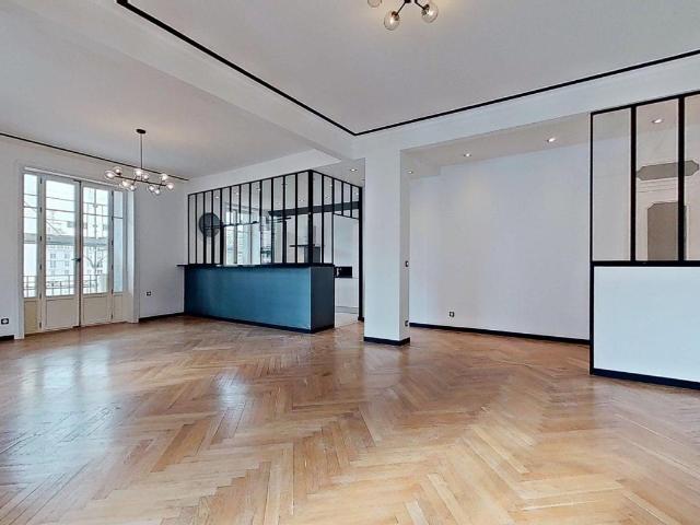 Location 32 rue Waldeck Rousseau Lyon 69006 T3 Non meublé 2395 €CC Plusse