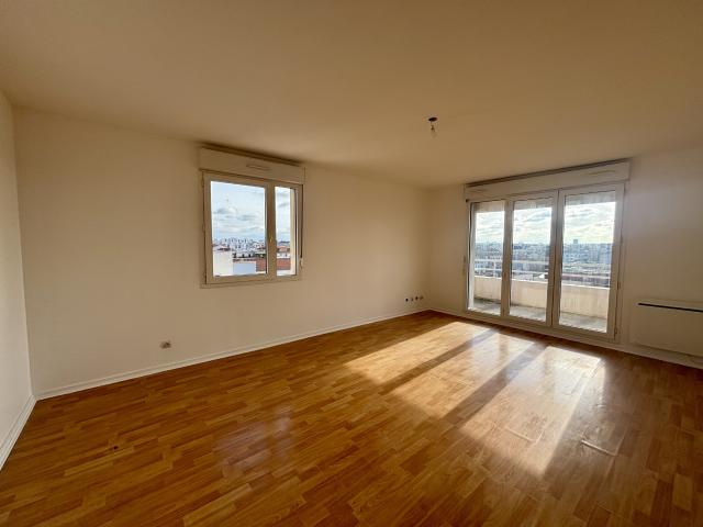 LOCATION 3 PIECES 69.05M2 69100 VILLEURBANNE entièrement repeint à neuf