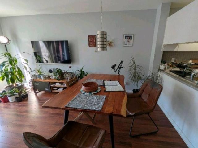 Location 3 1/2 Cap Rouge avec piscine, situé à proximité de plusieurs services offerts commerce, épicerie, parc et autres