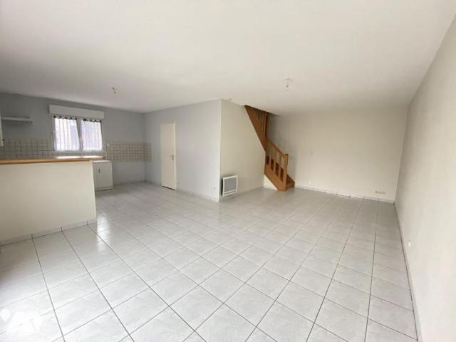 Location T3 à Briollay
