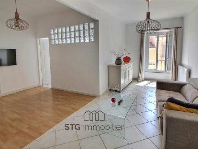 LOCATION T3 MEUBLE COURS NAPOLEON