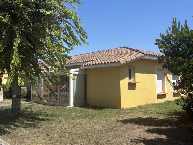 LOCATION T3 SENIORIALES ROCHEFORT DU GARD