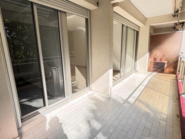 LOCATION T3 STANDING PRADO AVEC TERRASSE AU CALME | Home Invest