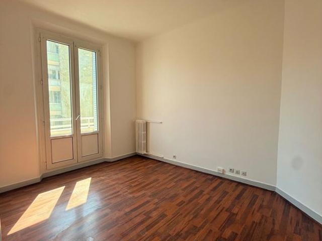 Location T2 41 m² à Marseille 8 708 ¤ CC /mois