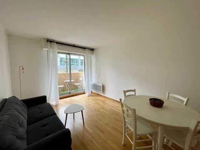 location t2 44 m² paris 75015