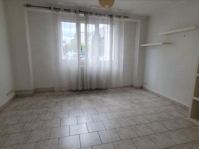 location t2 39 m² nanterre 92000