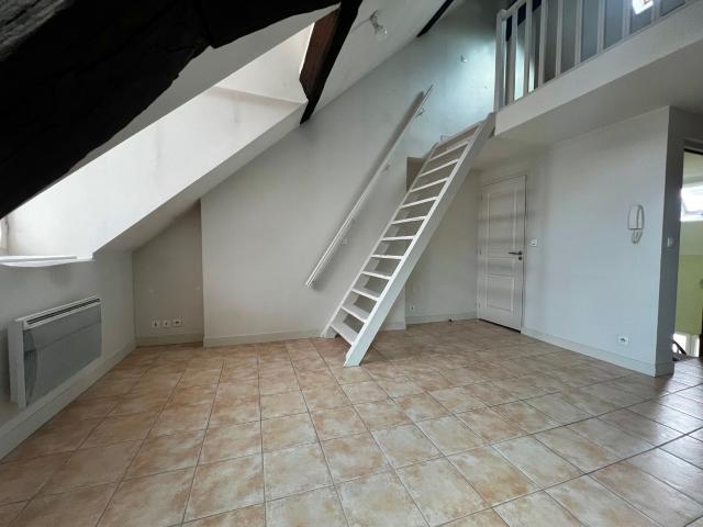 LOCATION T2 HYPER CENTRE ORLEANS 39.13 m²