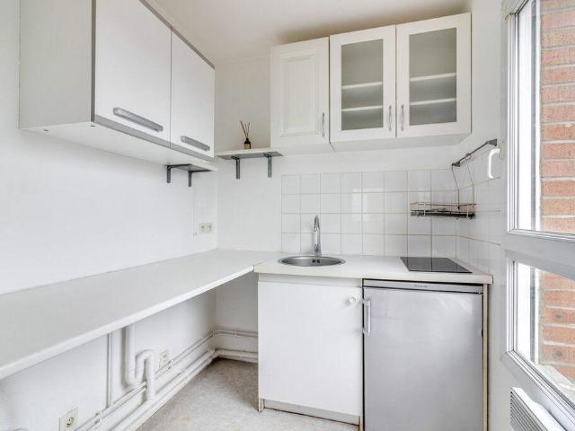 Location T2 refait à neuf et balcon à Colombes