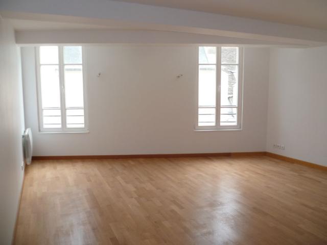 LOCATION T2, rue Maitre Albert, PARIS V