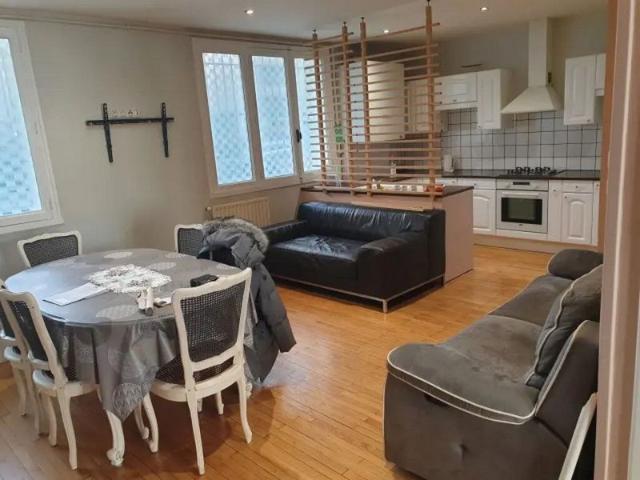 Location T4 80 m² à Lyon 3 1 300 ¤ CC /mois