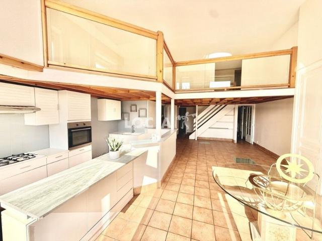 Location T4 105 m² à Caluire Et Cuire 1 680 ¤ CC /mois