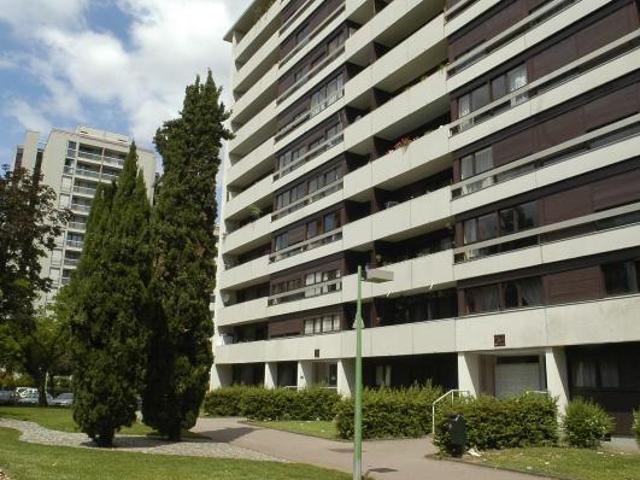 Location T4, 1 place Charles Dullin à Grenbole
