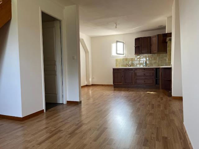 Location Triplex 2 pièces 33 m2 Mesnils sur Iton