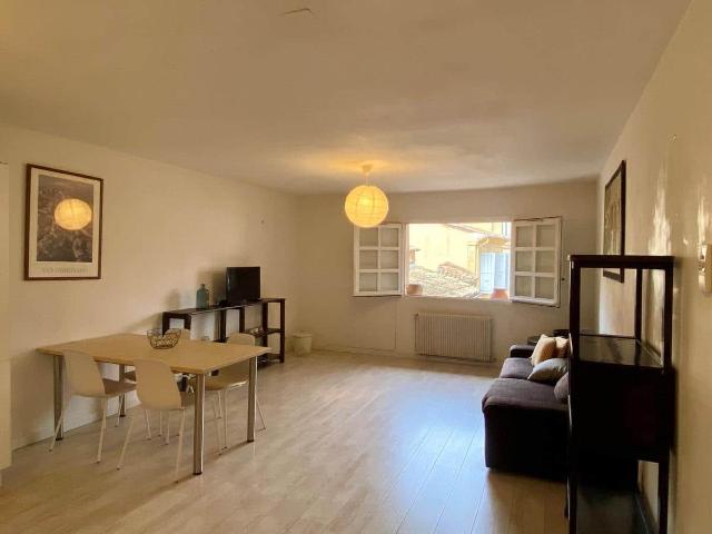 Location type 2 Meublé Rue Jacques De La Roque