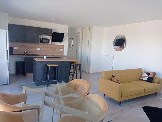 LOCATION TYPE 4 MEUBLE _ ANGERS