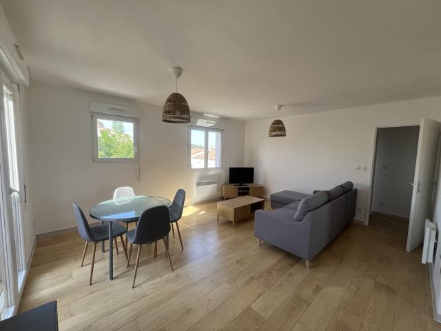 Location Un appartement compris dans un ensemble immobilier | Agence Delas