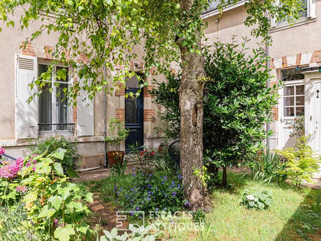 Location Une maison familiale de charme avec cour jardin et garage à ORLEANS 162.07 m2 Espaces Atypiques Orléans