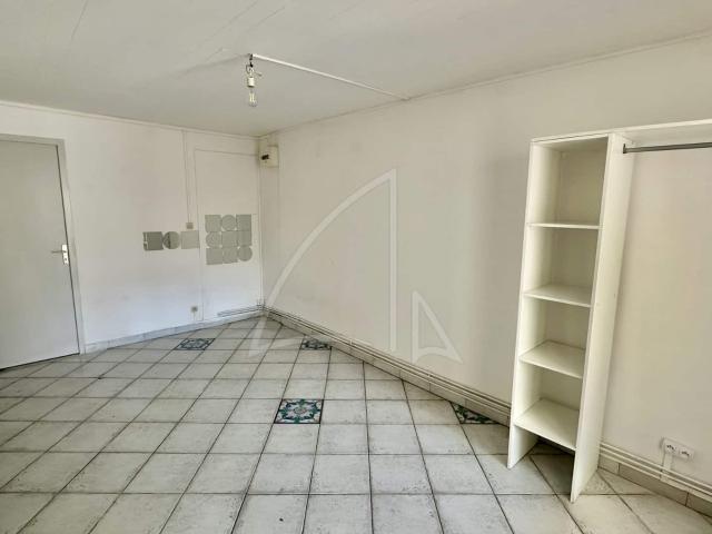 LOCATION VIDE À L’ANNÉE – VILLENEUVE LES MAGUELONE – APPARTEMENT DE TYPE STUDIO EN REZ DE CHAUSÉE