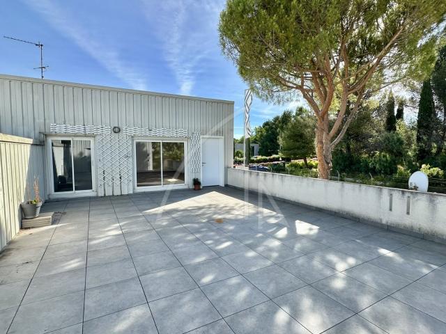 LOCATION VIDE À L’ANNÉE – MONTPELLIER – SUBLIME APPARTEMENT DE TYPE 4 AU COEUR DU CENTRE VILLE