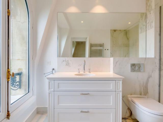 Location vide Paris 75008 4 pièces 2 chambres Avenue Montaigne