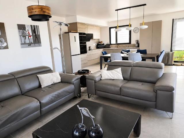 Location Villa 4 pièces 93 m2 à Pourrières