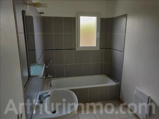 Location Villa 4 pièces 98 m2 à Vendémian