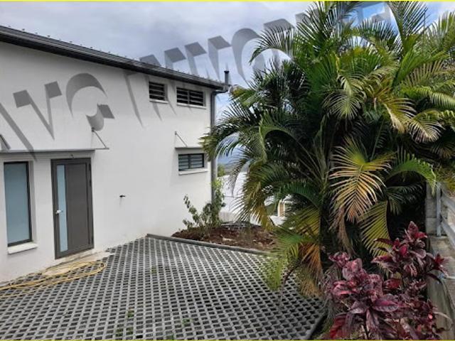 Location Villa 4 pièces 109 m2 L'Etang Sale Les Bains