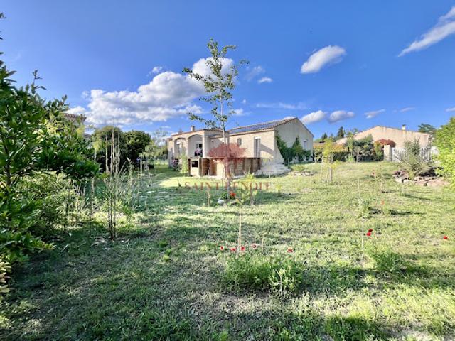 Location Villa 5 pièces 100 m2 Saint Félix de Lodez