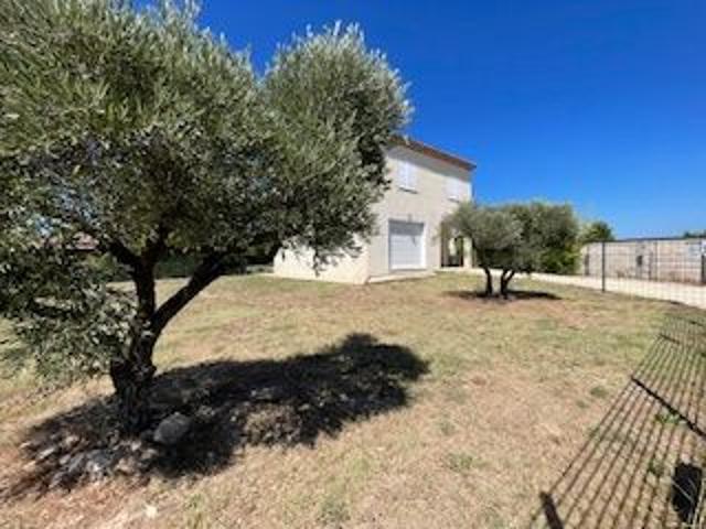 Location Villa 5 pièces 103.78 m2 Pélissanne
