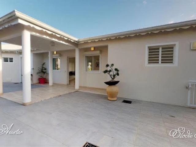 Location Villa 5 pièces 140 m2 Saint François